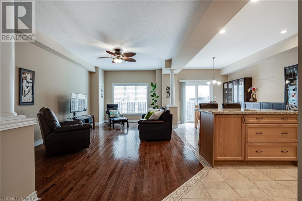 92 Newcombe Road, Dundas, Ontario  L9H 0A6 - Photo 4 - 40712745