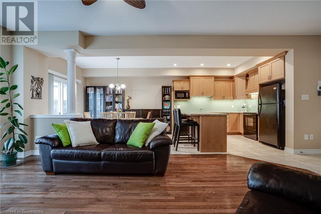 92 Newcombe Road, Dundas, Ontario  L9H 0A6 - Photo 8 - 40712745