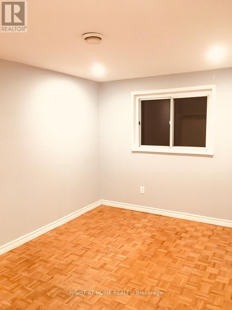237 Thoms Crescent, Newmarket, Ontario  L3Y 1C9 - Photo 13 - N12056564