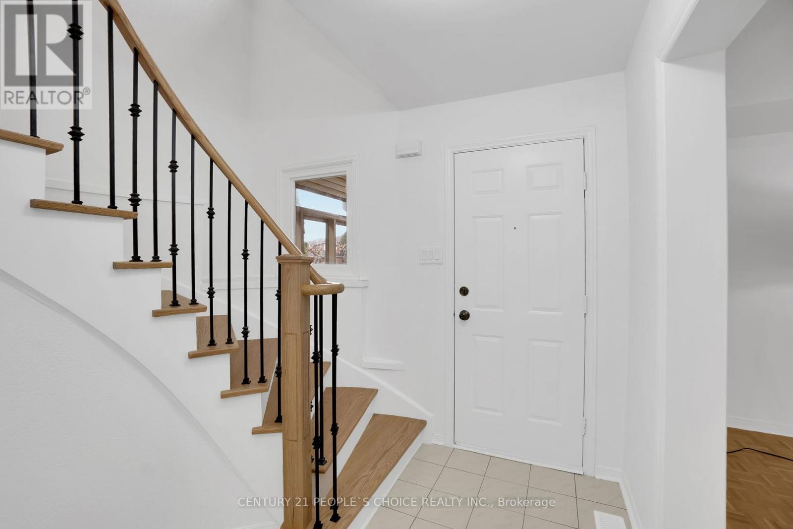 Property at 71 LINKS ROAD image 5