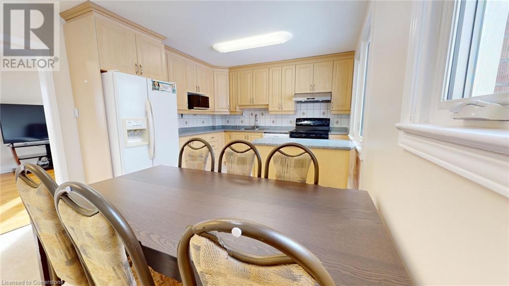 Property at 25 SEGUIN Street image 5
