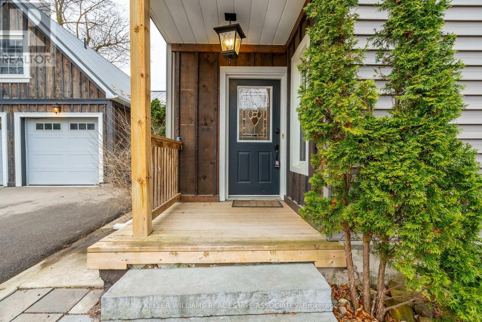 Property at 18 GEORGE STREET image 4