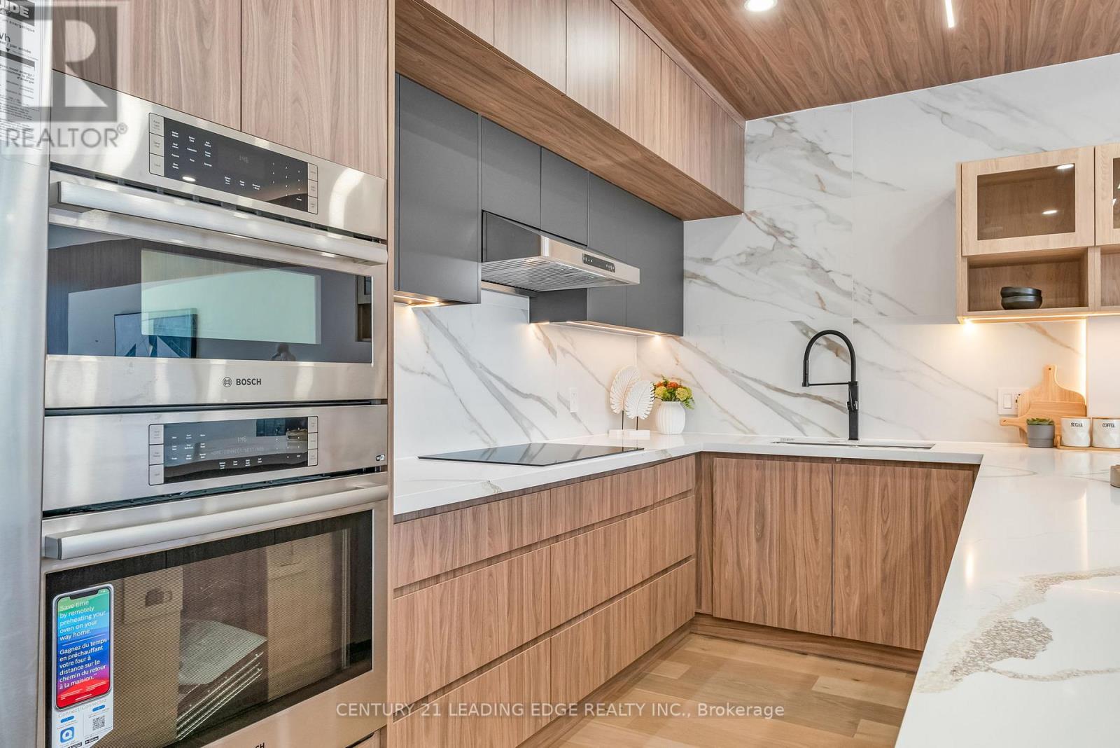 208 - 1 Watergarden Way, Toronto, Ontario  M2K 2Z7 - Photo 8 - C12056651