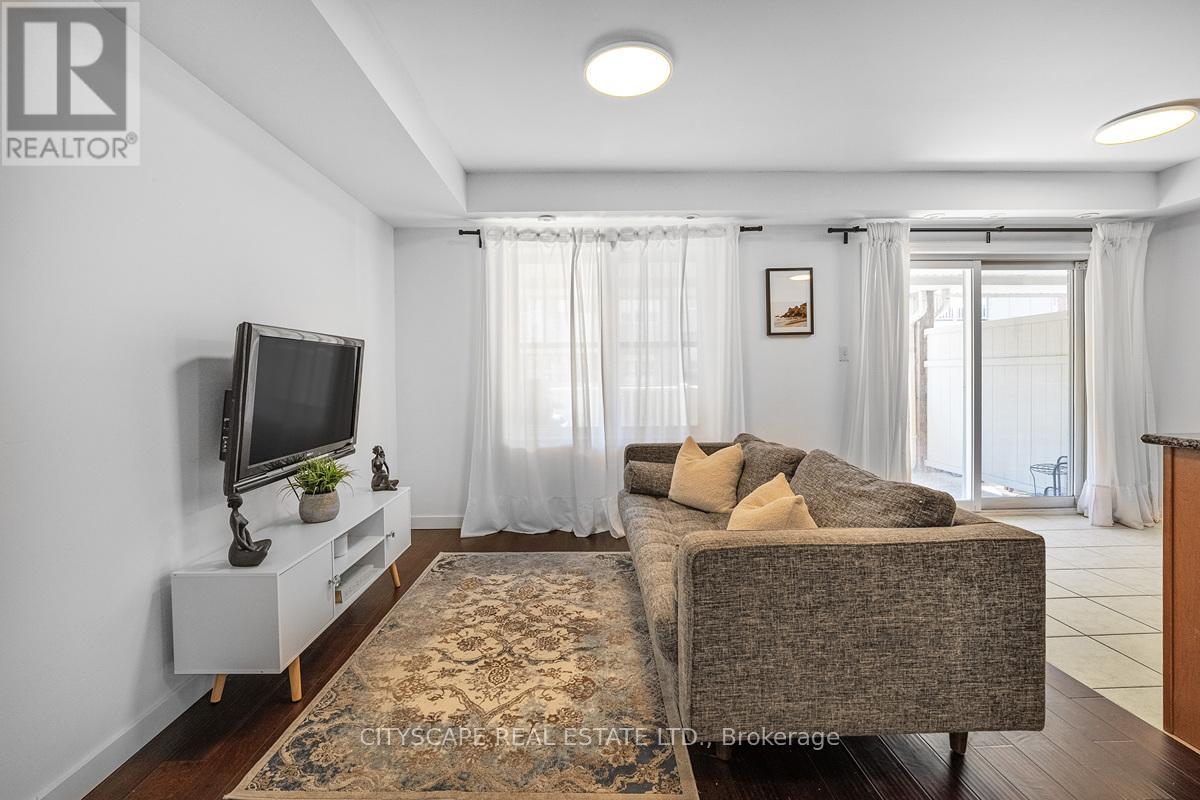 4 - 634 Shoreline Drive, Mississauga, Ontario  L5B 0A7 - Photo 7 - W12056632