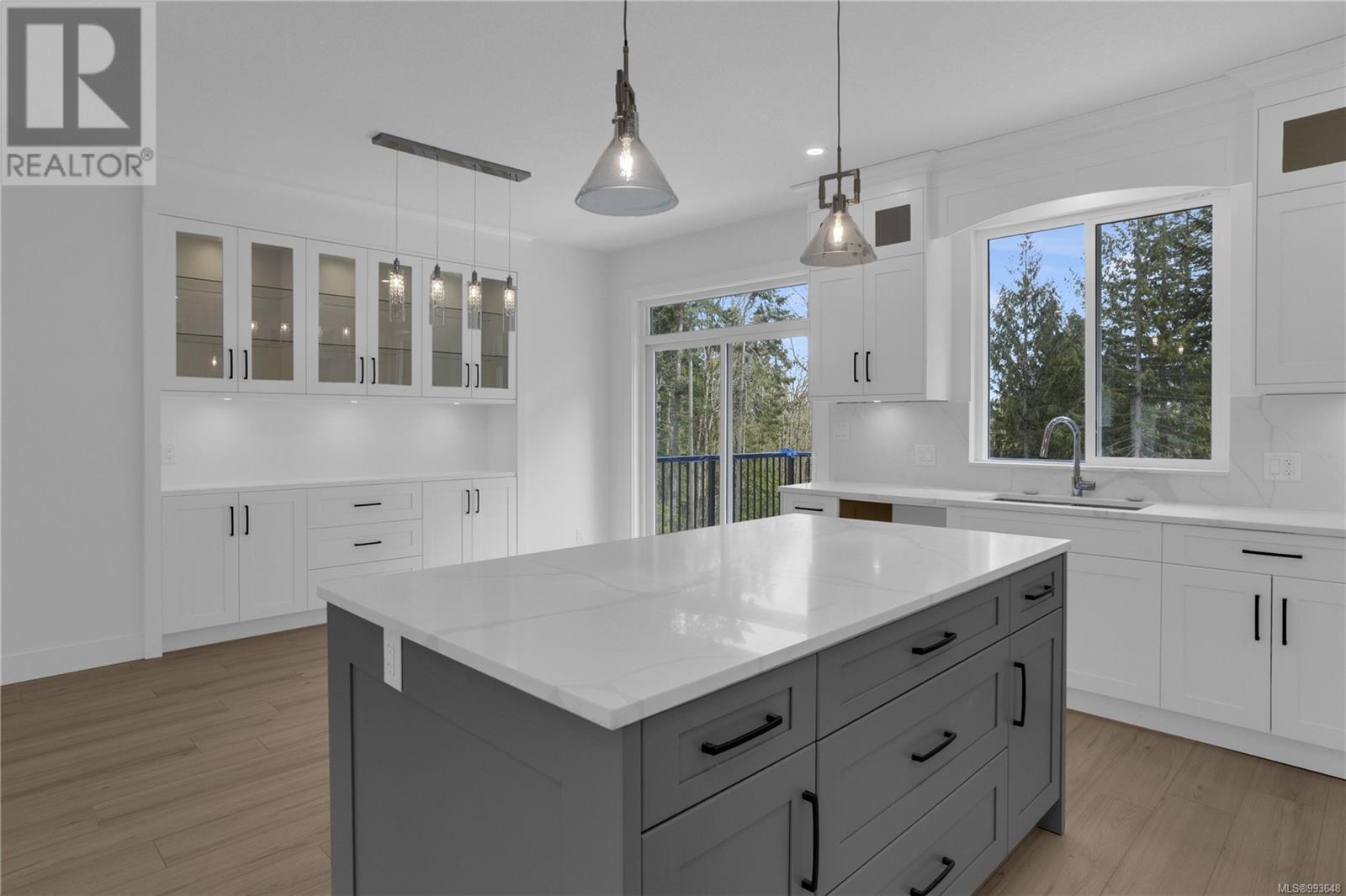Property at 807 Stringer Way image 5