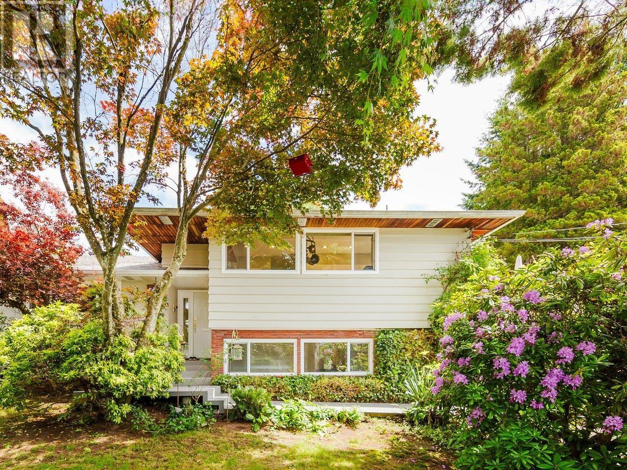 430 GENOA CRESCENT, north vancouver, British Columbia