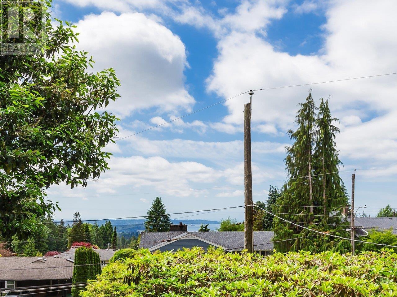 430 Genoa Crescent, North Vancouver, British Columbia  V7N 3B7 - Photo 12 - R2985012