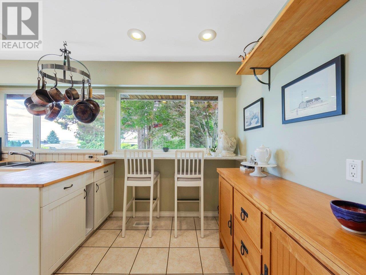430 Genoa Crescent, North Vancouver, British Columbia  V7N 3B7 - Photo 14 - R2985012