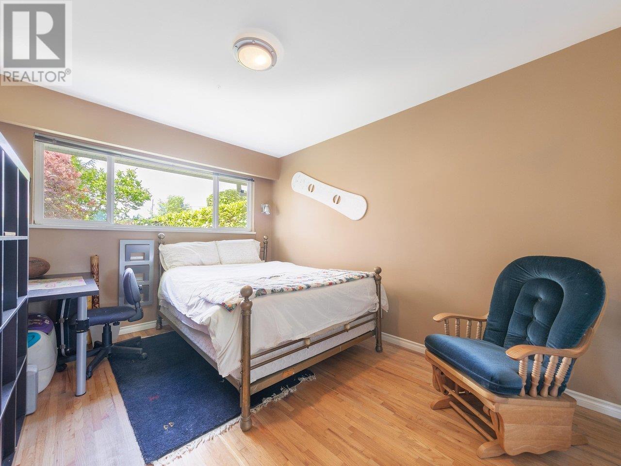 430 Genoa Crescent, North Vancouver, British Columbia  V7N 3B7 - Photo 16 - R2985012