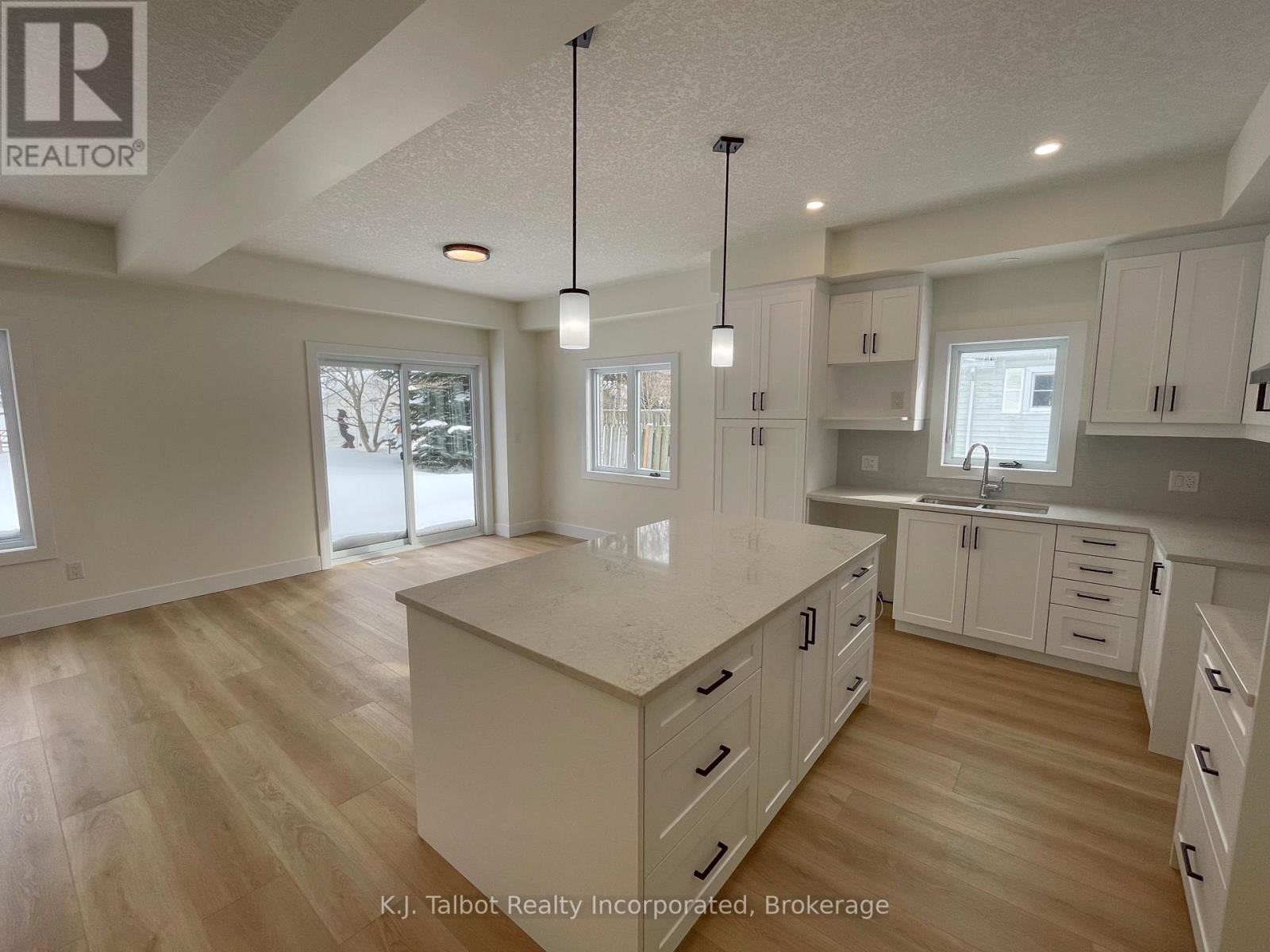 205 South Street, Goderich, Ontario  N7A 3M2 - Photo 3 - X11977285