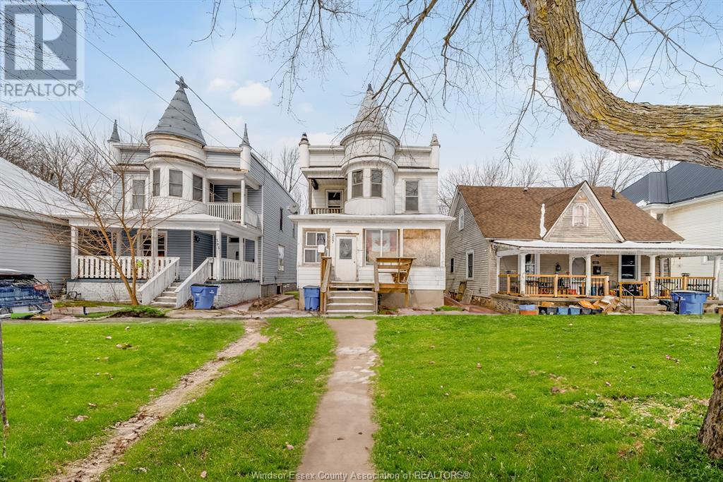 Property at 207 PARK STREET image 2