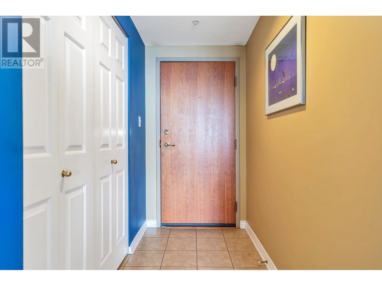 1801 10 Laguna Court, New Westminster, British Columbia  V3M 6W3 - Photo 2 - R2983876