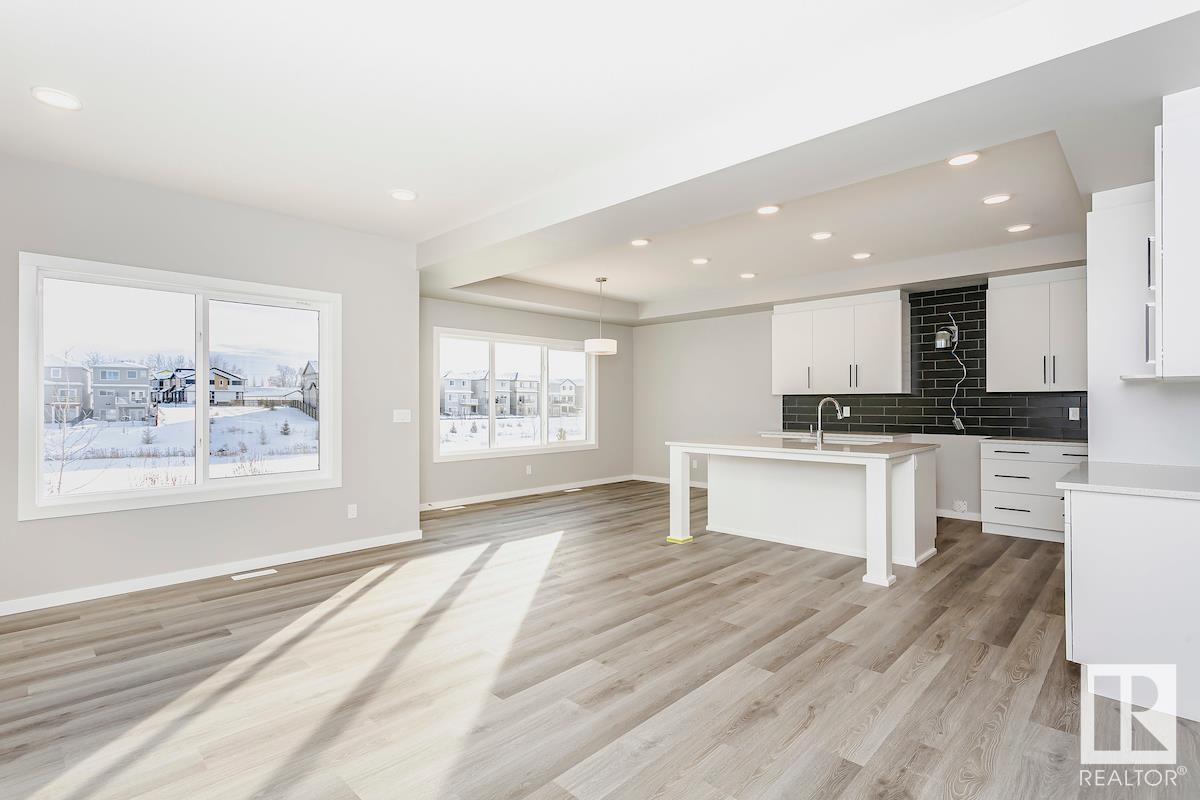 Property at 674 KINGLET BV NW image 5