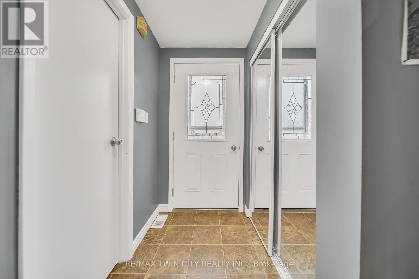 Property at 10 - 648 DOON VILLAGE ROAD image 3