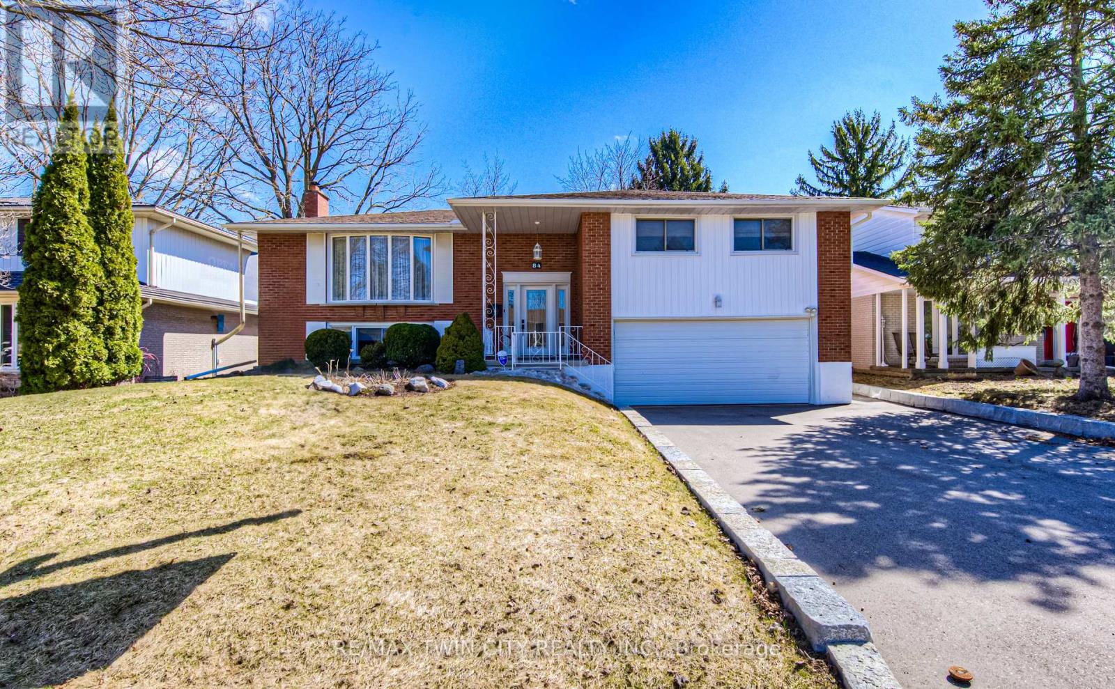 Property at 84 RIDGEVIEW CRESCENT image 1