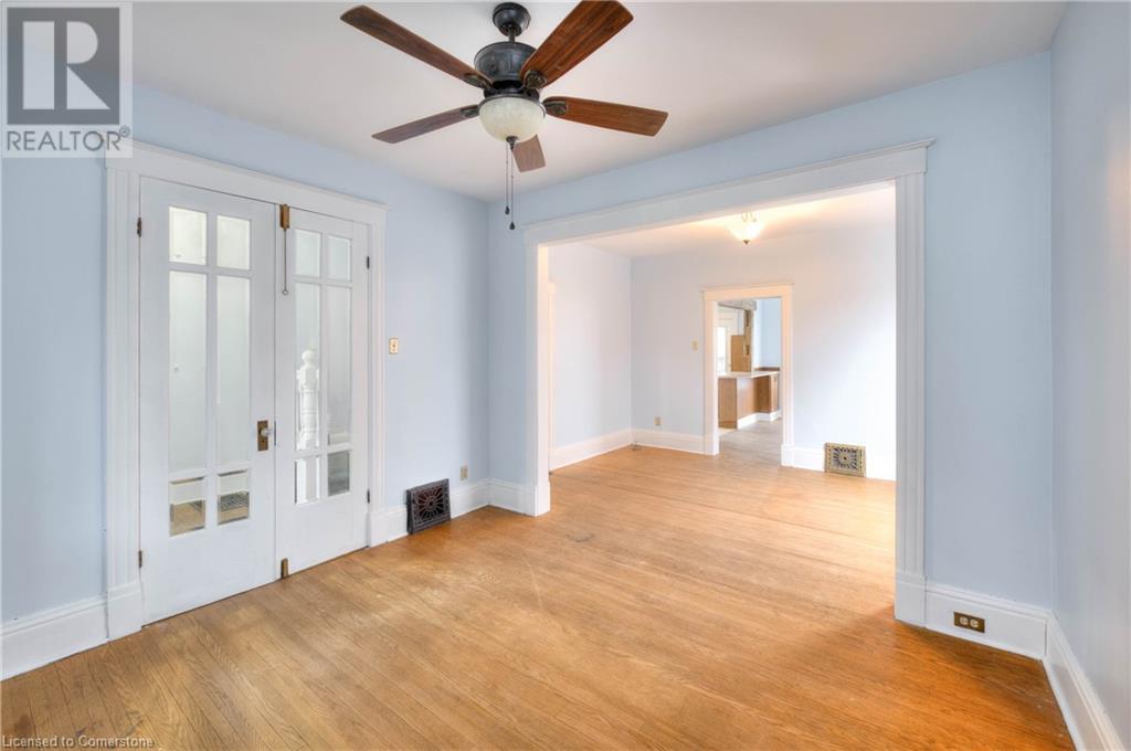 Photo 19 of 49 for 27 Hiawatha Street