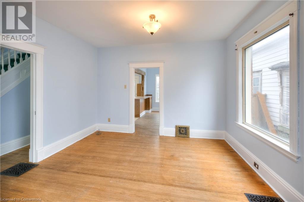 Photo 20 of 49 for 27 Hiawatha Street