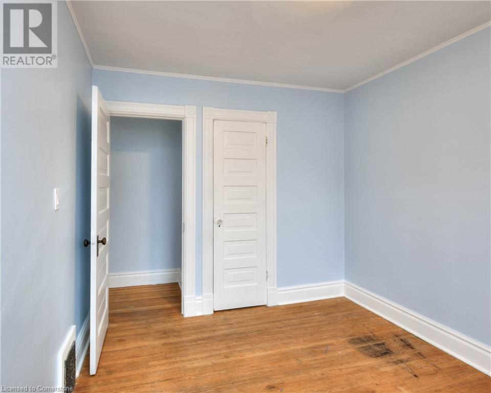 Photo 32 of 49 for 27 Hiawatha Street