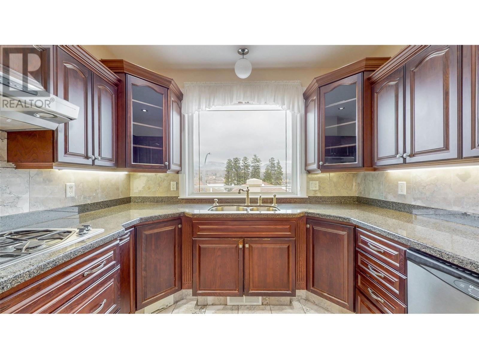 Property at 6812 Cabernet Place image 5