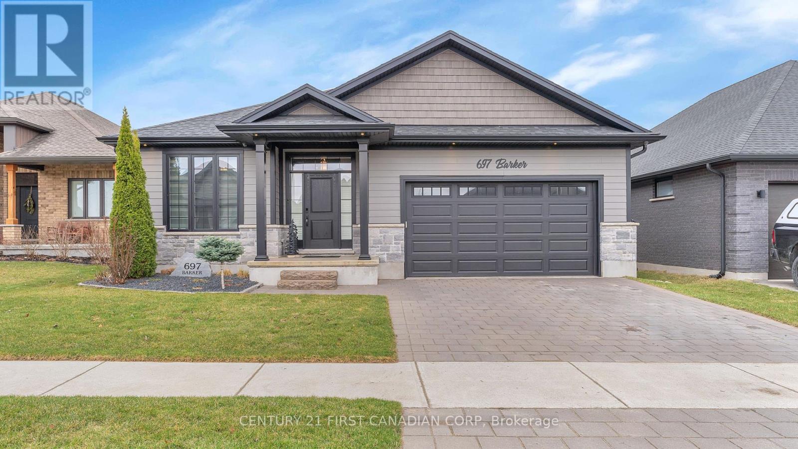697 Barker Street, Strathroy-Caradoc (Mount Brydges), Ontario  N0L 1W0 - Photo 1 - X12056825