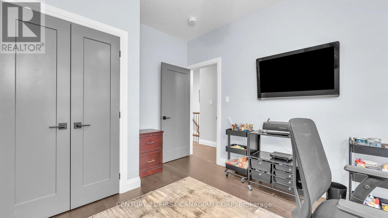 697 Barker Street, Strathroy-Caradoc (Mount Brydges), Ontario  N0L 1W0 - Photo 19 - X12056825
