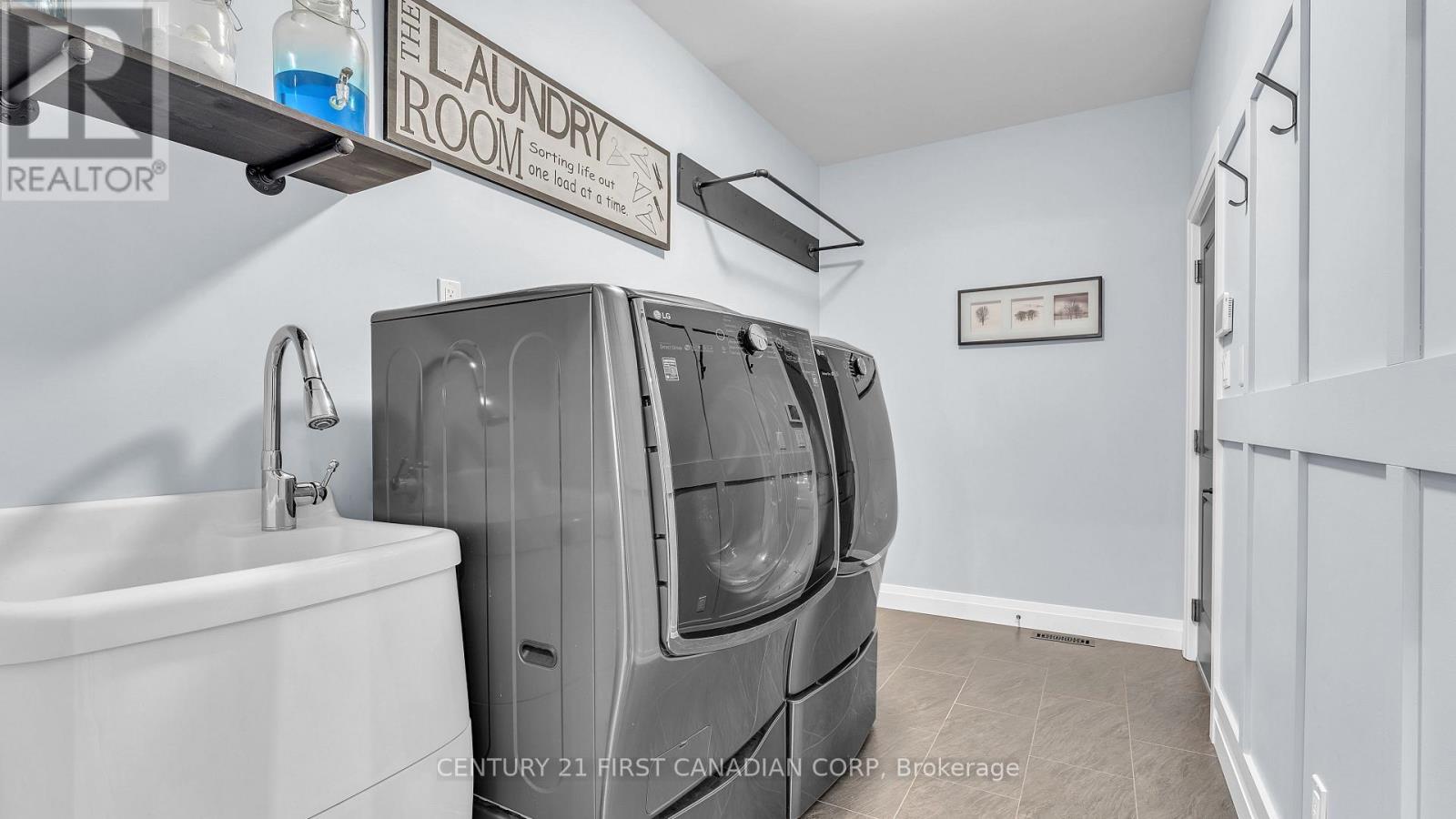 697 Barker Street, Strathroy-Caradoc (Mount Brydges), Ontario  N0L 1W0 - Photo 21 - X12056825
