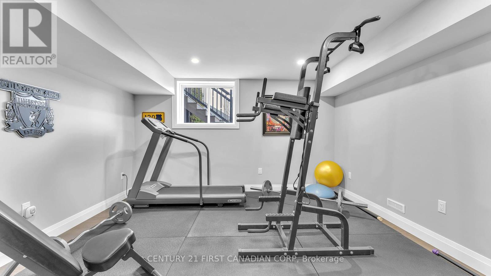 697 Barker Street, Strathroy-Caradoc (Mount Brydges), Ontario  N0L 1W0 - Photo 30 - X12056825