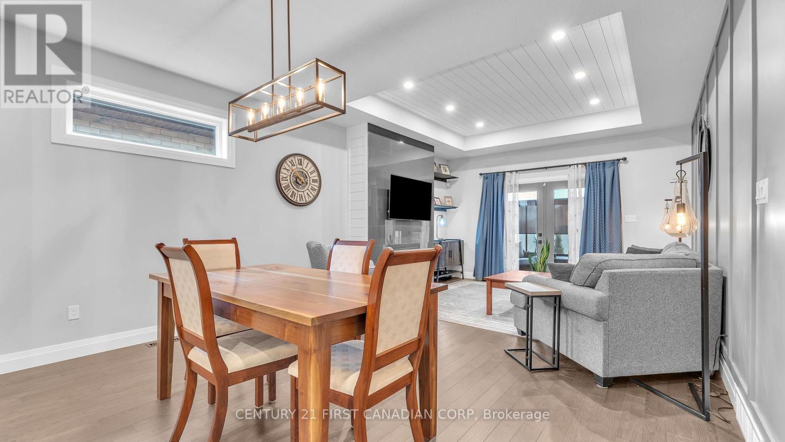 697 Barker Street, Strathroy-Caradoc (Mount Brydges), Ontario  N0L 1W0 - Photo 8 - X12056825