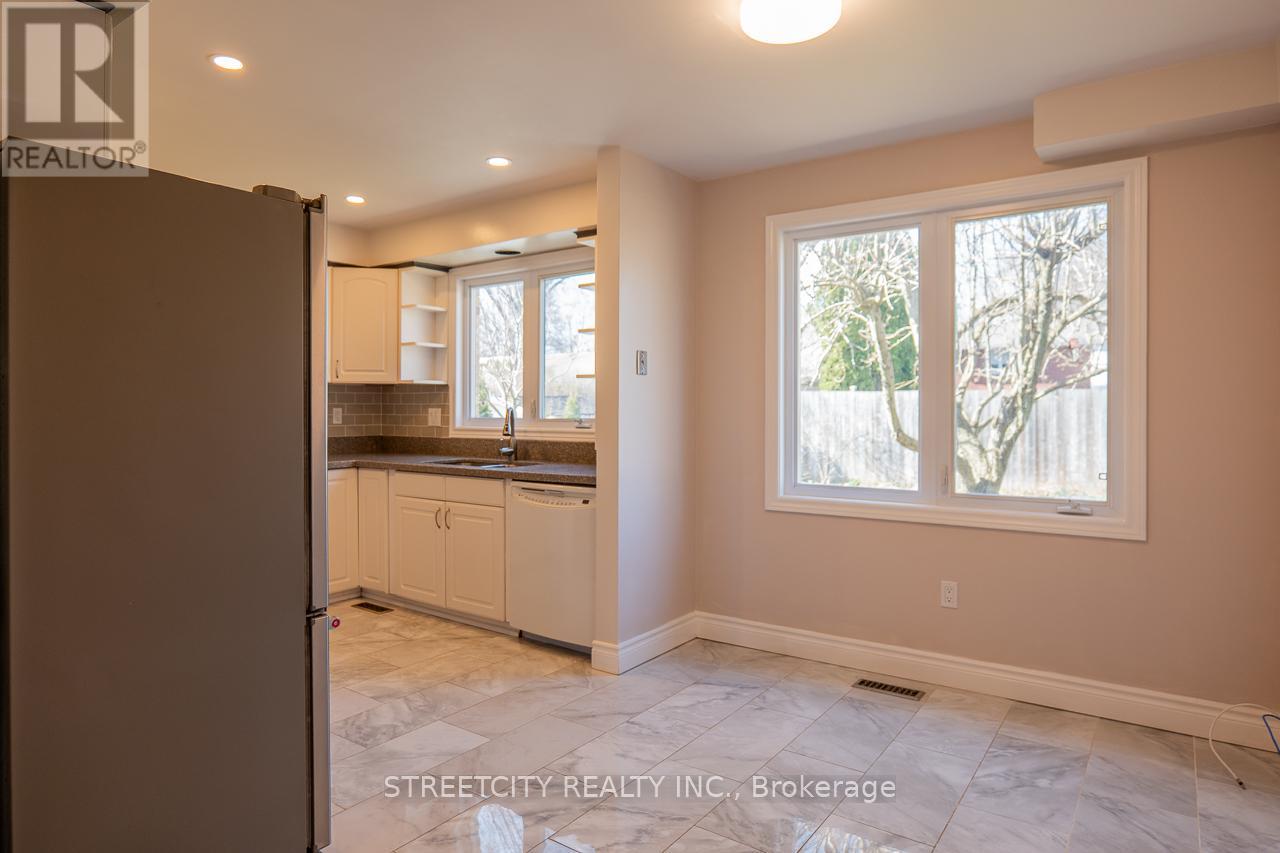 814 Grenfell Drive, London North, Ontario  N5X 2C8 - Photo 12 - X12056864