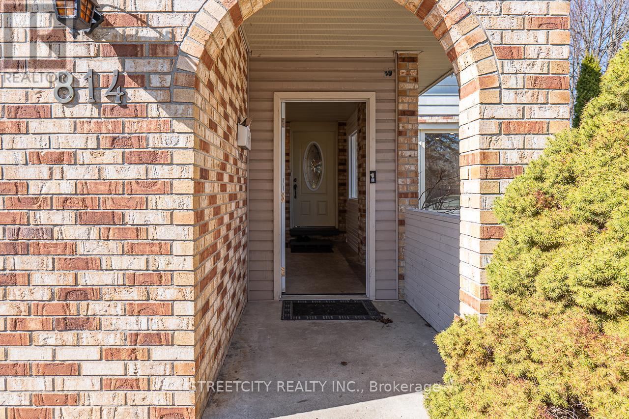 Property at 814 GRENFELL DRIVE image 2