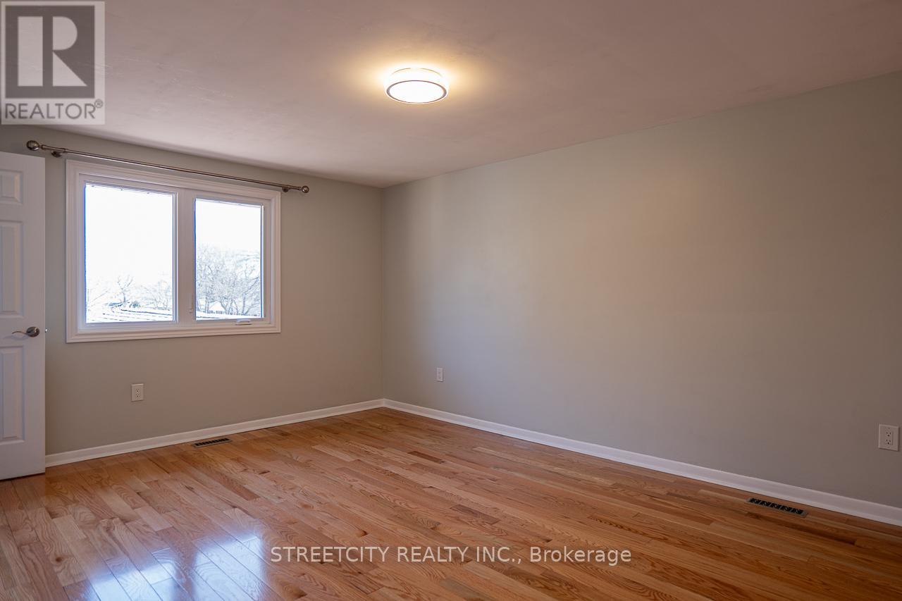 814 Grenfell Drive, London North, Ontario  N5X 2C8 - Photo 20 - X12056864