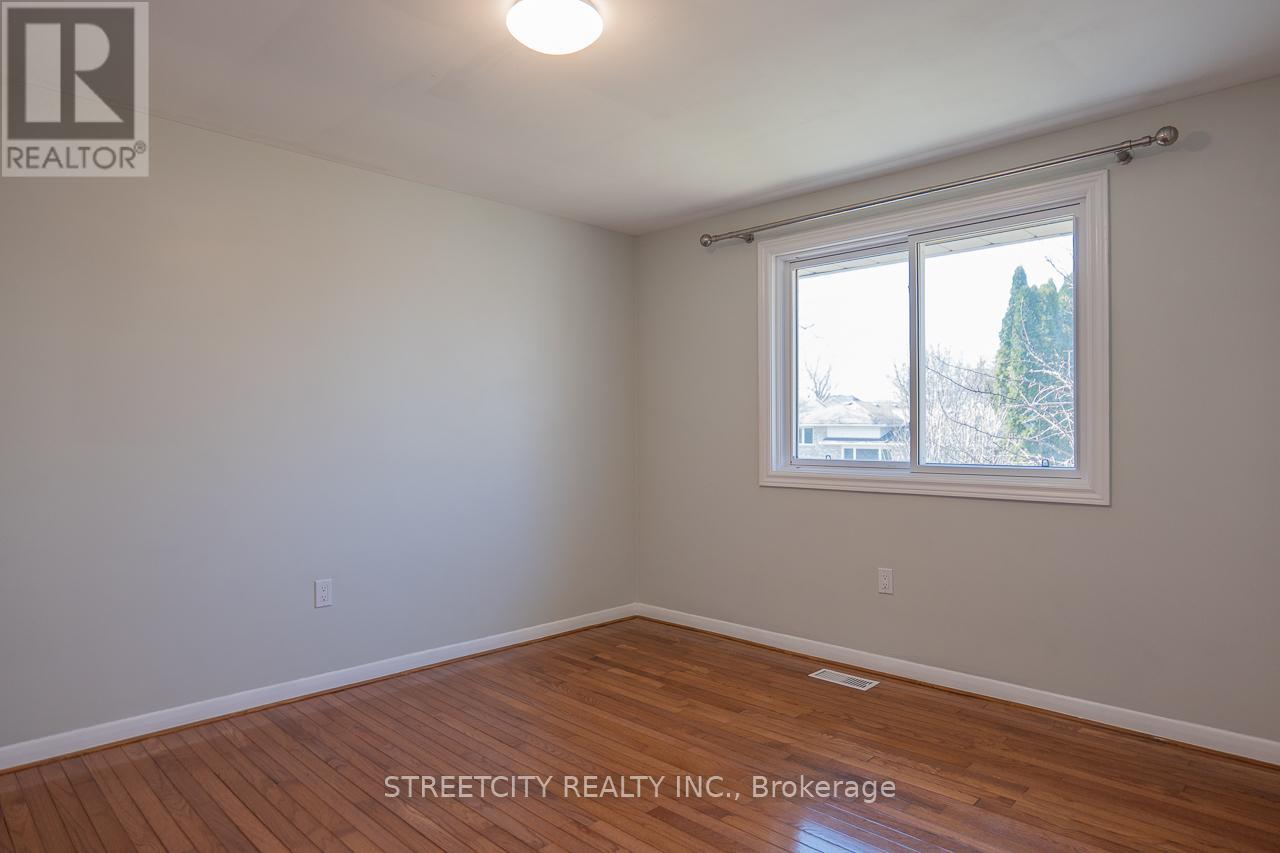 814 Grenfell Drive, London North, Ontario  N5X 2C8 - Photo 24 - X12056864