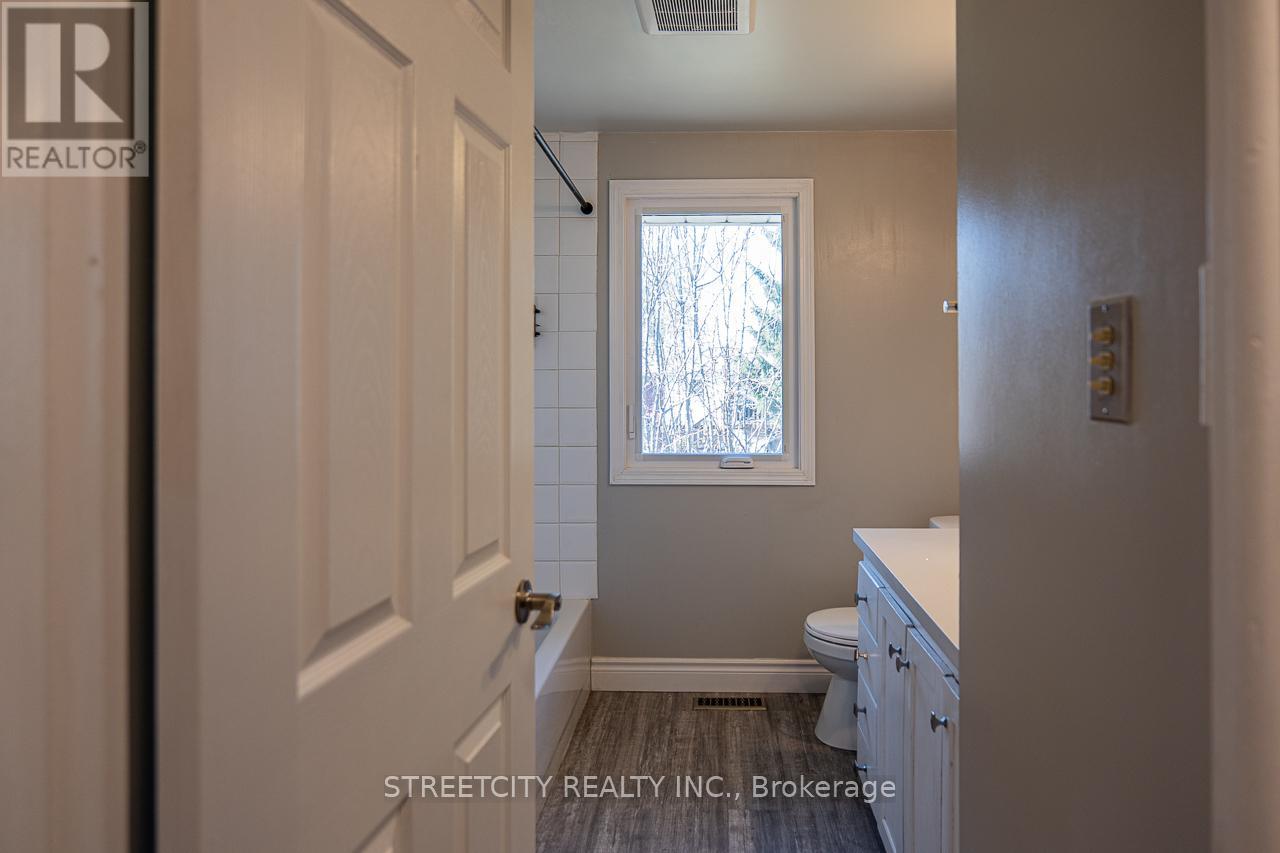 814 Grenfell Drive, London North, Ontario  N5X 2C8 - Photo 27 - X12056864