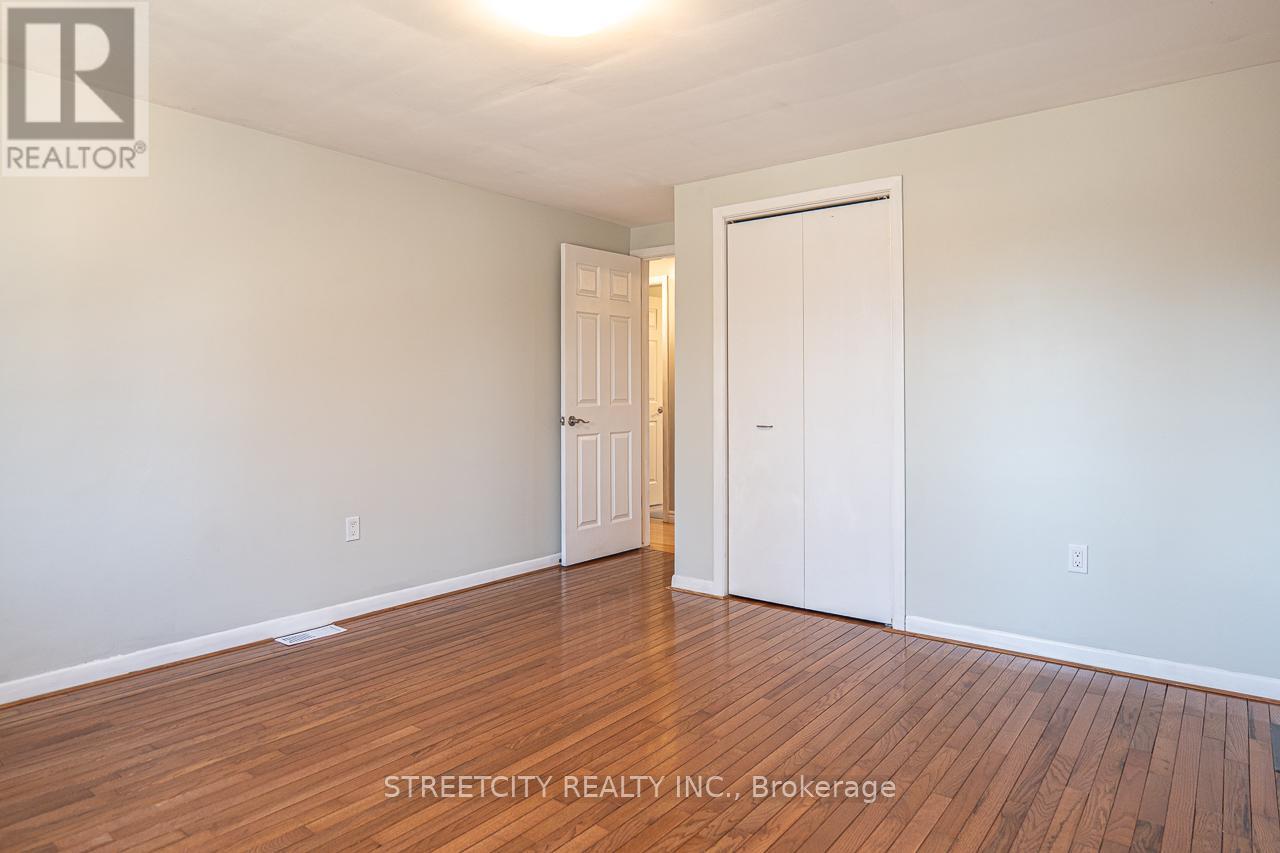 814 Grenfell Drive, London North, Ontario  N5X 2C8 - Photo 33 - X12056864