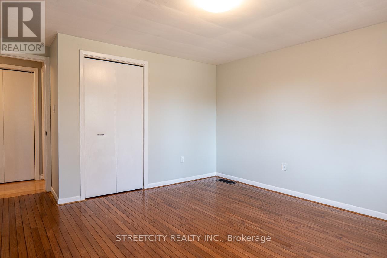 814 Grenfell Drive, London North, Ontario  N5X 2C8 - Photo 34 - X12056864