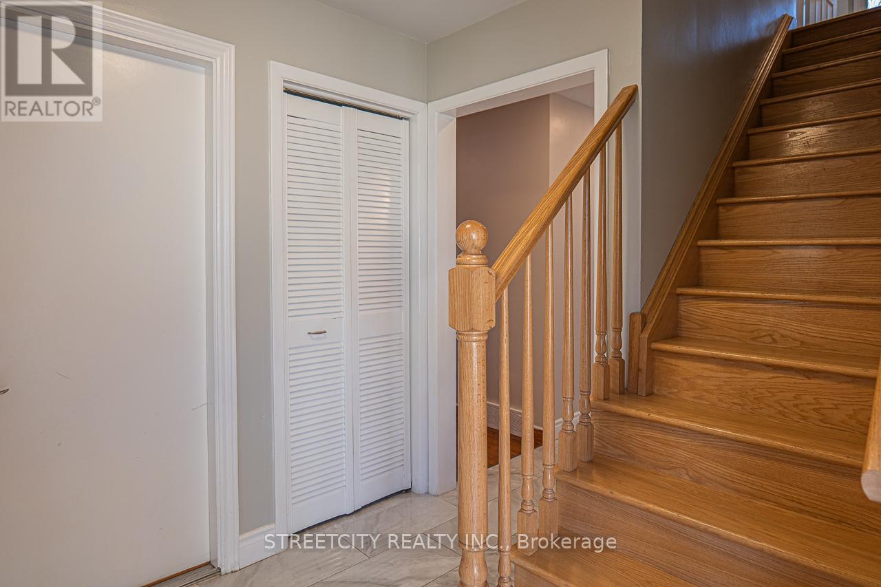 Property at 814 GRENFELL DRIVE image 4