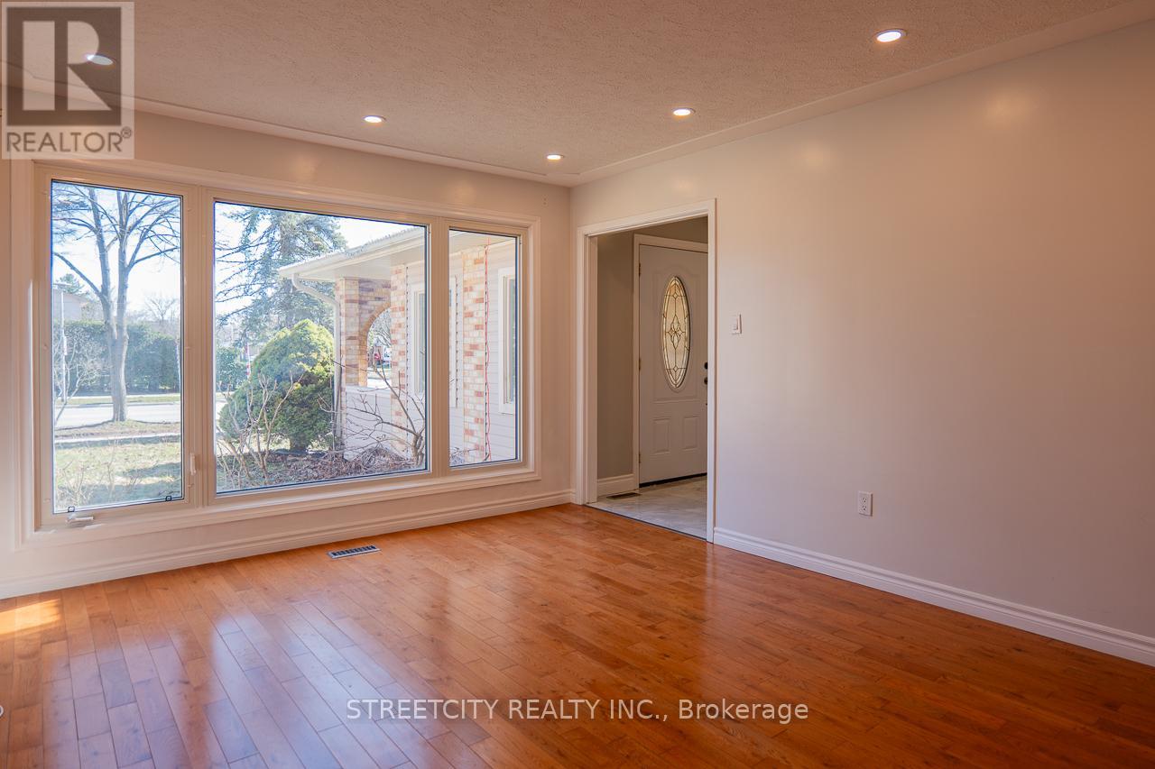 Property at 814 GRENFELL DRIVE image 5