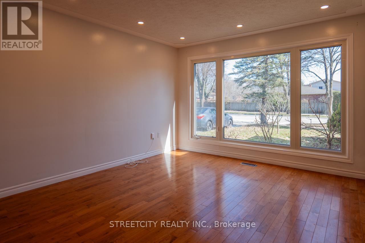 814 Grenfell Drive, London North, Ontario  N5X 2C8 - Photo 7 - X12056864
