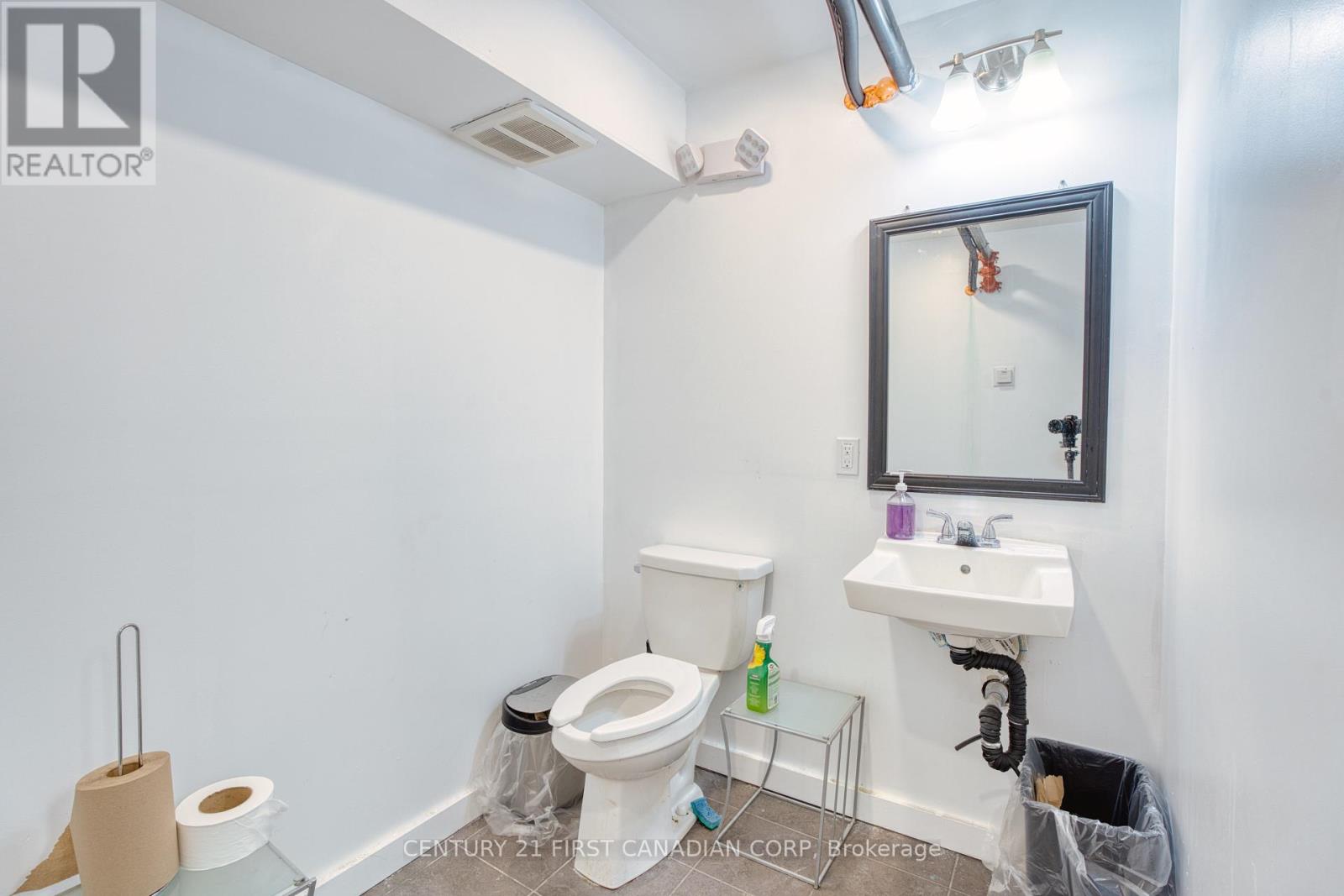 B - 189 Dundas Street, London, Ontario  N6A 1G4 - Photo 15 - X12056885