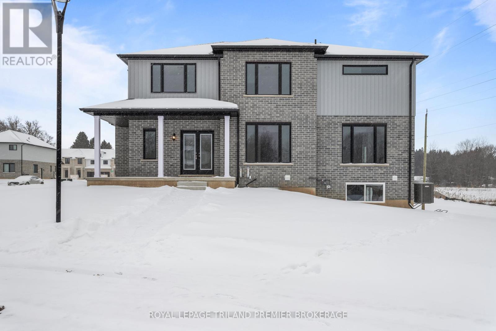 Photo 2 of 44 for 2683 Bobolink Lane