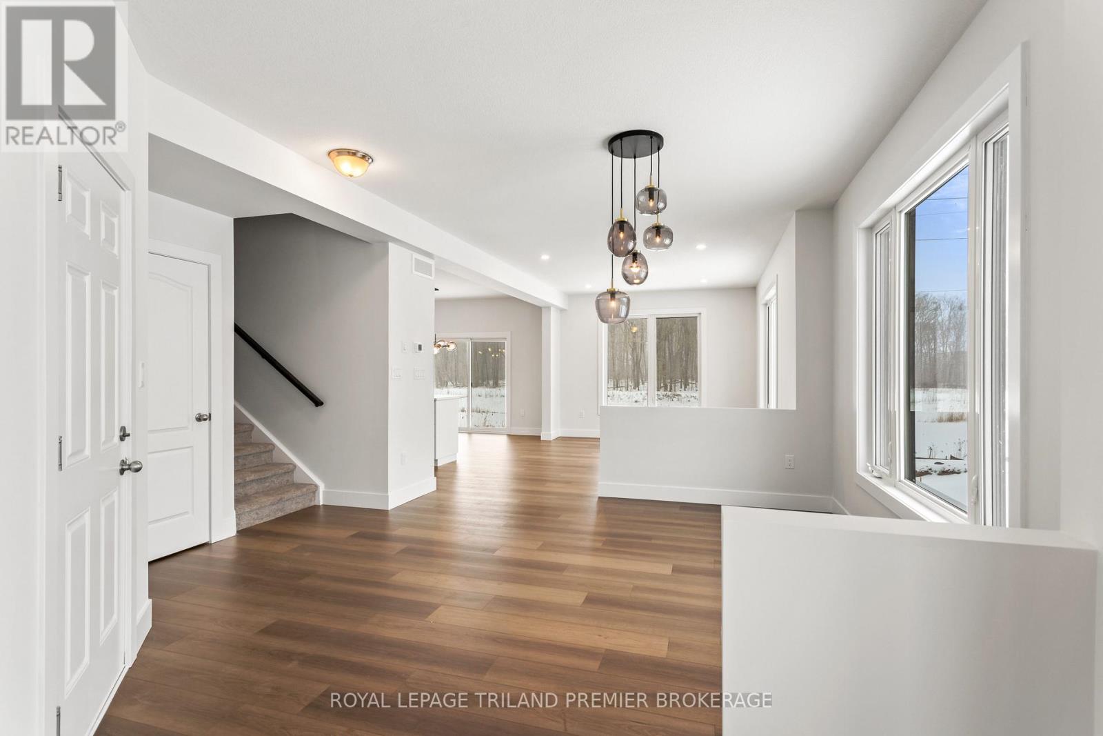 Photo 5 of 44 for 2683 Bobolink Lane