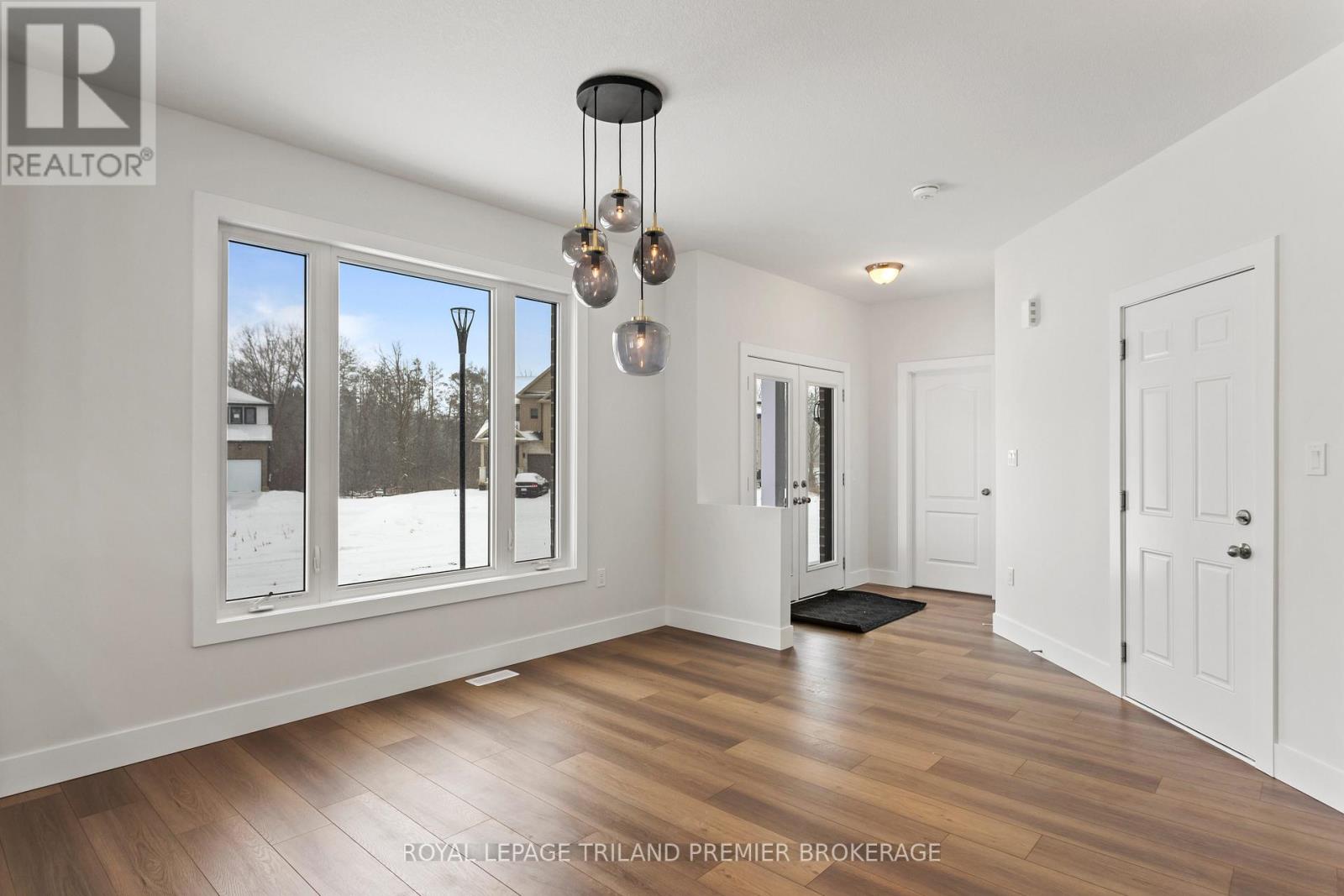 Photo 7 of 44 for 2683 Bobolink Lane