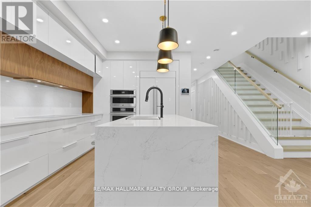 Property at 185 CARLETON AVENUE image 4