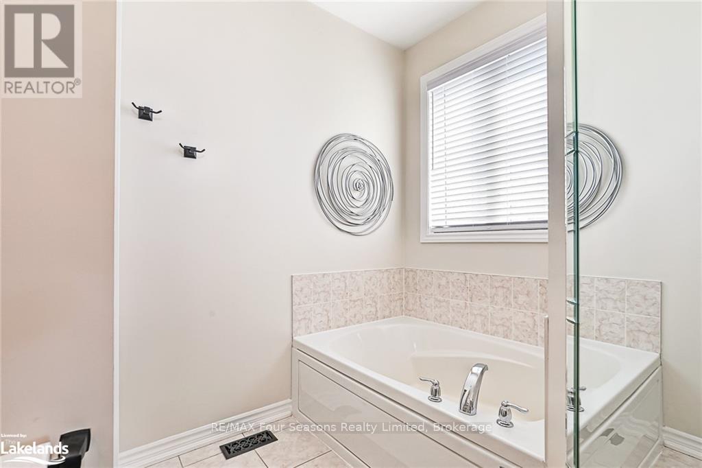 4 Clubhouse Drive, Collingwood, Ontario  L9Y 4Z6 - Photo 23 - S12056904