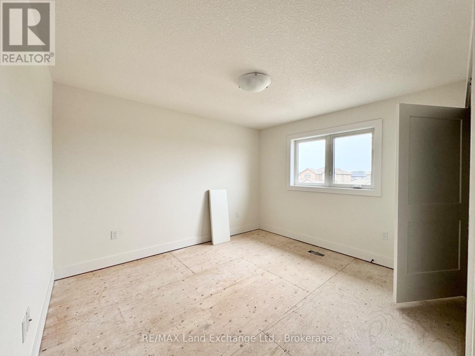 396 Northport Drive, Saugeen Shores, Ontario  N0H 2C8 - Photo 10 - X12052637
