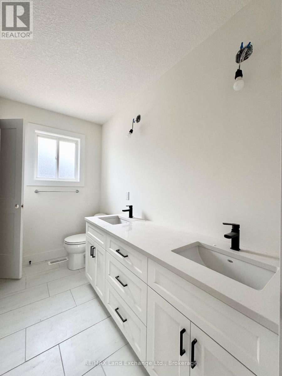 396 Northport Drive, Saugeen Shores, Ontario  N0H 2C8 - Photo 12 - X12052637