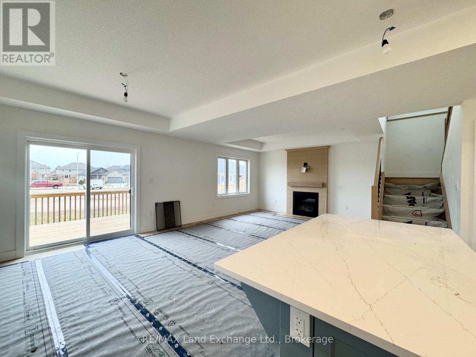 396 Northport Drive, Saugeen Shores, Ontario  N0H 2C8 - Photo 5 - X12052637