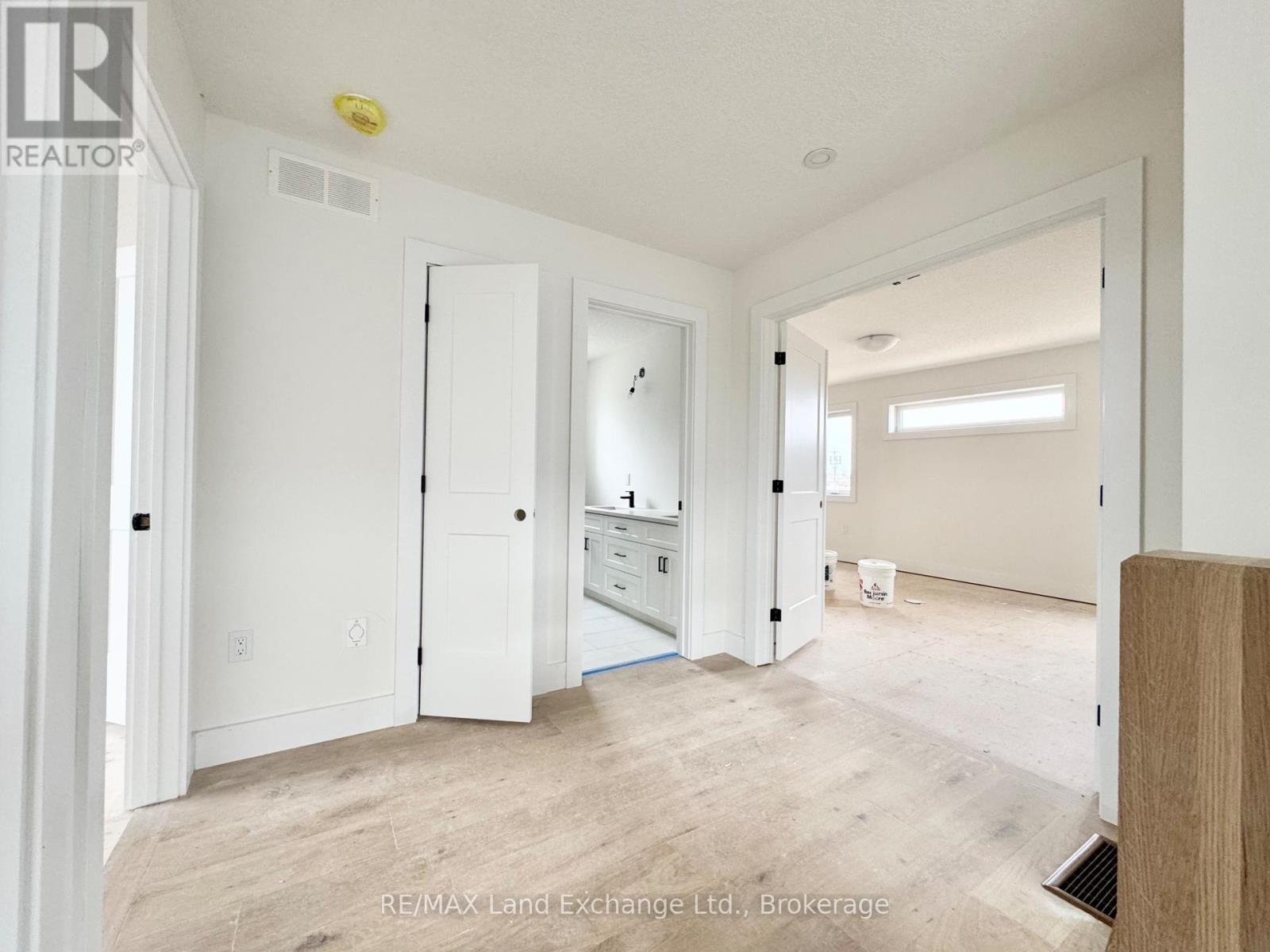 396 Northport Drive, Saugeen Shores, Ontario  N0H 2C8 - Photo 9 - X12052637