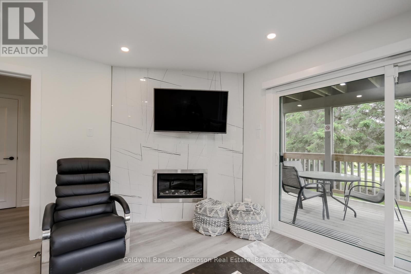 105 - 32 Deerhurst Greens Drive, Huntsville, Ontario  P1H 2E8 - Photo 12 - X12056997