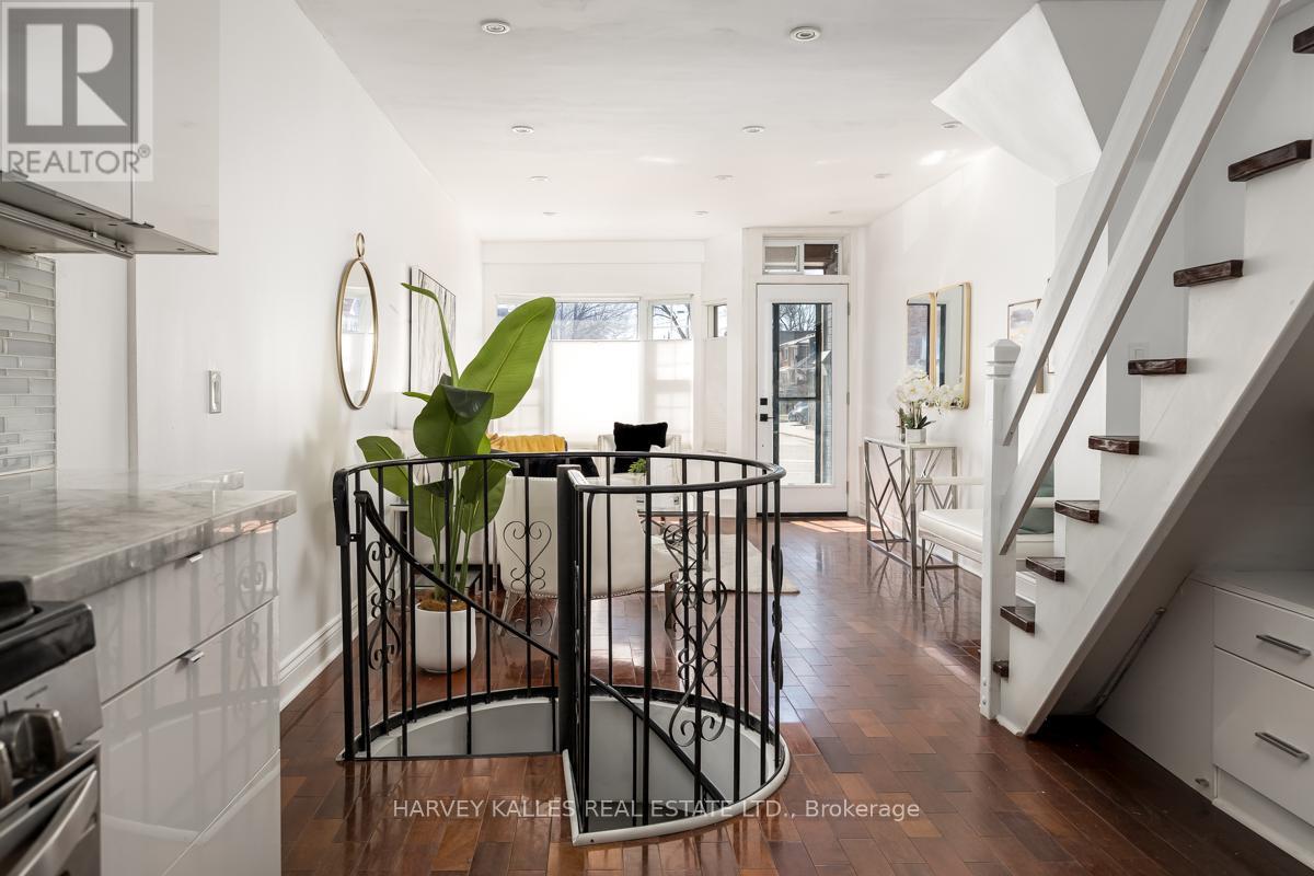 256 Sammon Avenue, Toronto, Ontario  M4J 1Z7 - Photo 6 - E12056919